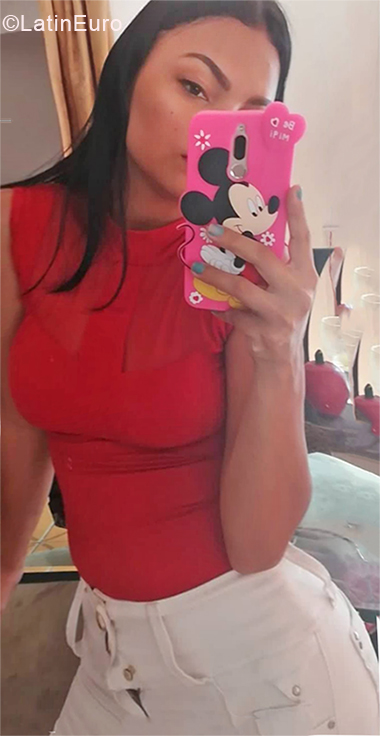 Date this nice looking Colombia girl Xidey from Bucaramanga CO24356