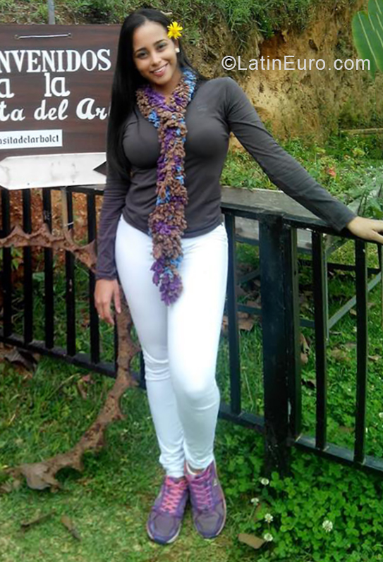 Date this young Venezuela girl Kathelyn from Caracas VE1882