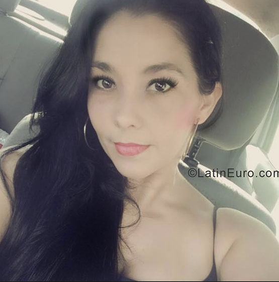 Date this lovely Mexico girl Dayan from Cancun MX1604