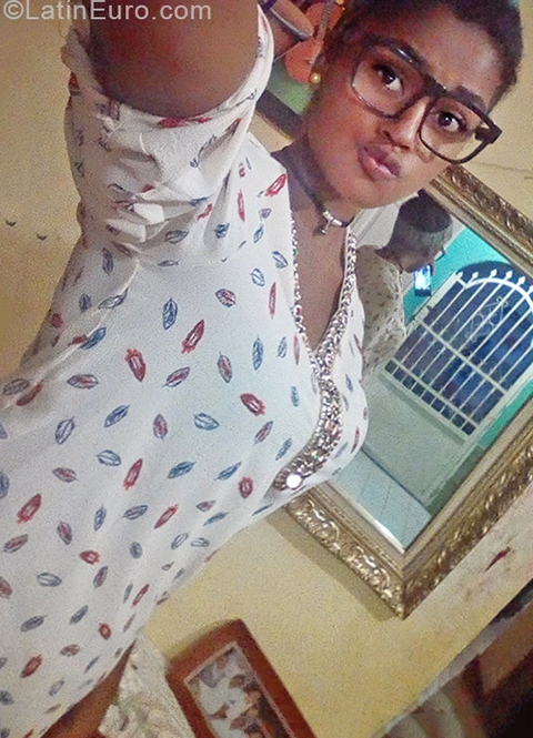 Date this gorgeous Venezuela girl Gabriela from Caracas VE1910