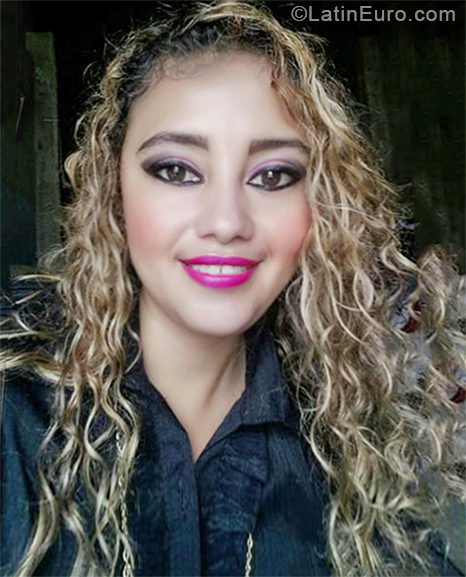 Date this attractive Ecuador girl Mabel from Machala EC286