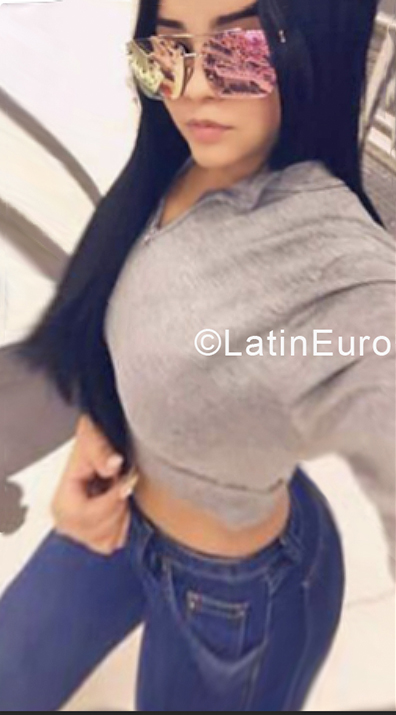 Date this pretty Venezuela girl Kimberly from Caracas VE1927