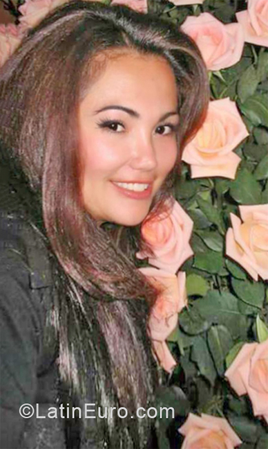 Date this nice looking Colombia girl Diana from Monteria CO24442