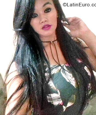 Date this tall Brazil girl Indiraityy from Salvador BR10692