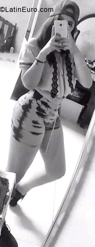 Date this hot Ecuador girl Ayqueal from Guayaquil EC289
