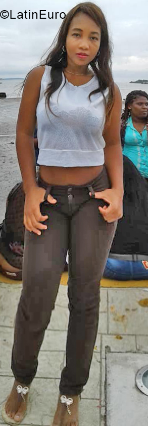 Date this beautiful Colombia girl Sara from Cali CO24498