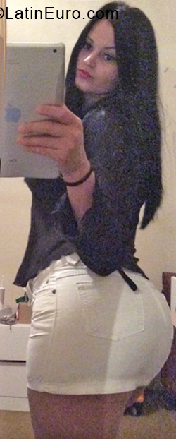 Date this funny Brazil girl Flavia from Sao Paulo BR10695