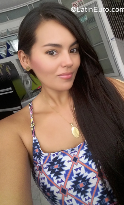 Date this voluptuous Colombia girl Maleja from Villavicencio CO24507