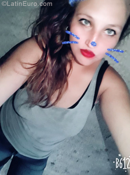 Date this nice looking Argentina girl Anto from parana AR169