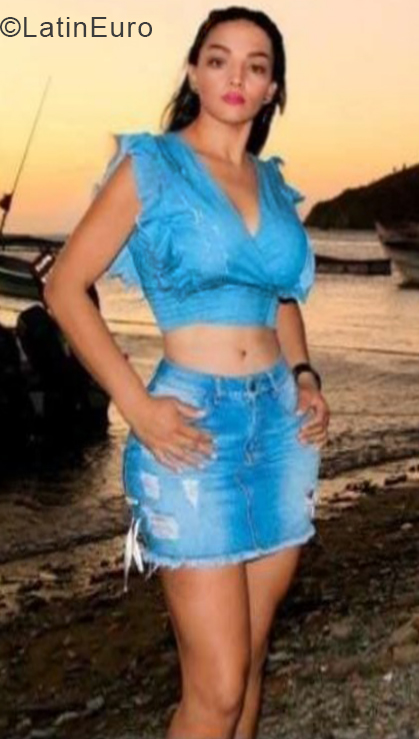 Date this sultry Colombia girl Paola from Santa Marta CO24607