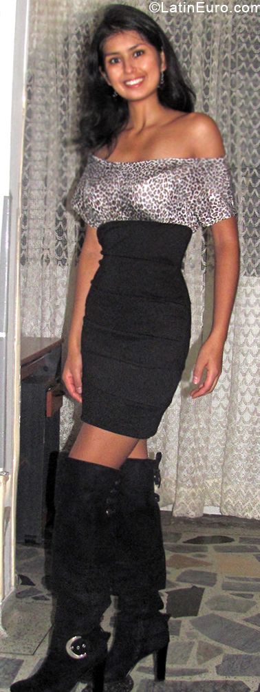 Date this gorgeous Colombia girl Jineth from Bogota CO24627
