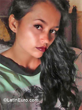 Date this georgeous Cuba girl Chinyta from Cuba CU439