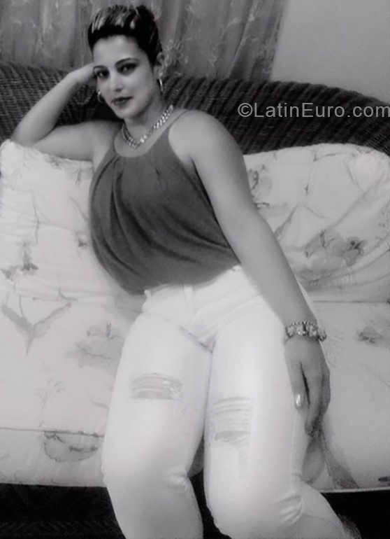 Date this hard body Cuba girl Yanet from Cabaiguan CU442