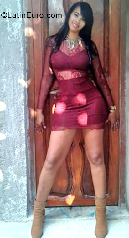 Date this sensual Cuba girl Kairoko from Santiago De Cuba CU443