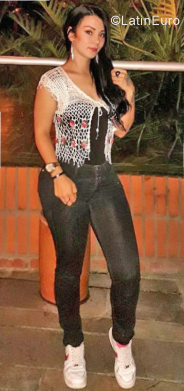 Date this hard body Colombia girl Nata from Medellin CO24663