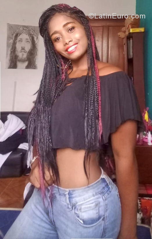 Date this charming Colombia girl Pilie from Pasto CO27589