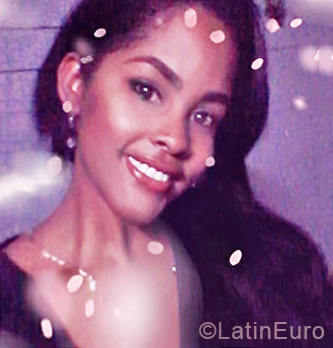 Date this sultry Cuba girl Esmeralda from Camaguey CU446