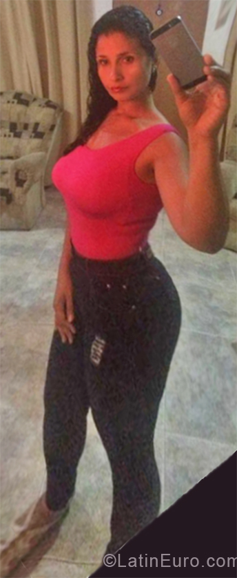Date this lovely Venezuela girl Mariana from Puerto la Cruz VE2068