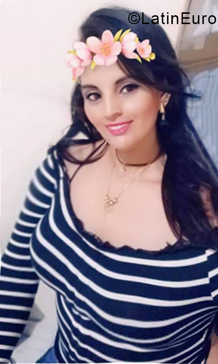 Date this hot Colombia girl Yina paola mont from Neiva CO24740