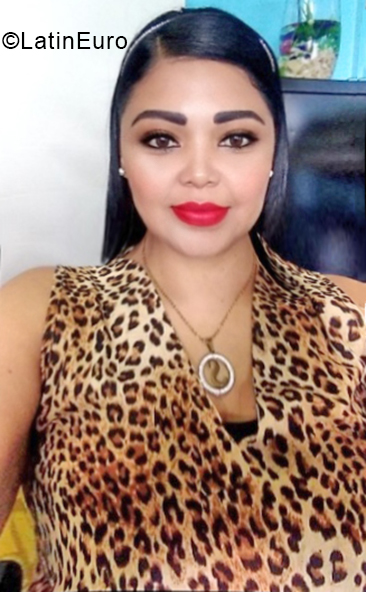 Date this stunning Honduras girl Karina from Tegucigalpa HN2659