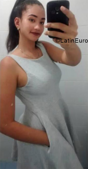 Date this hard body Colombia girl Maria from Santa Marta CO24798