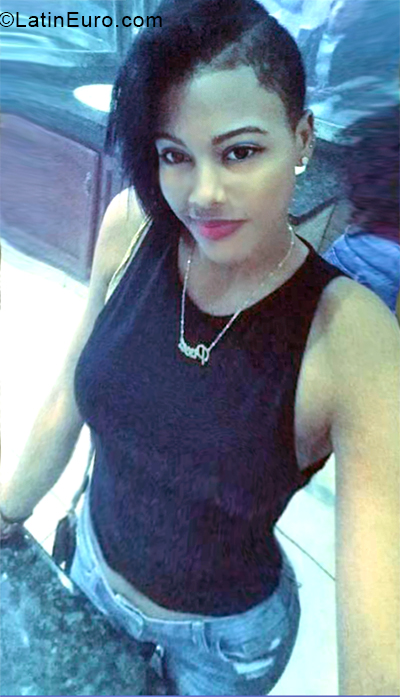 Date this tall Dominican Republic girl Franchesca from San pedro de Macoris DO33892