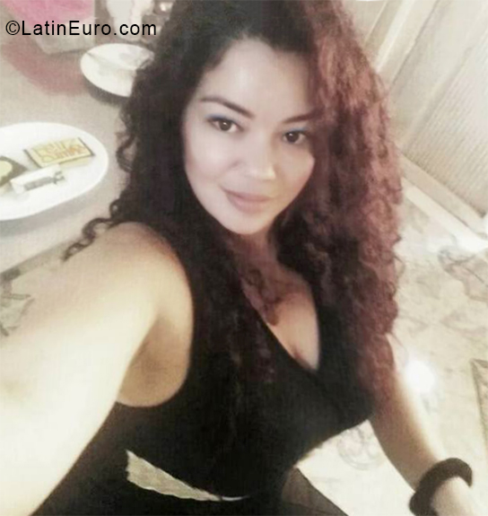 Date this exotic Colombia girl Veronica from Santa Marta CO24831