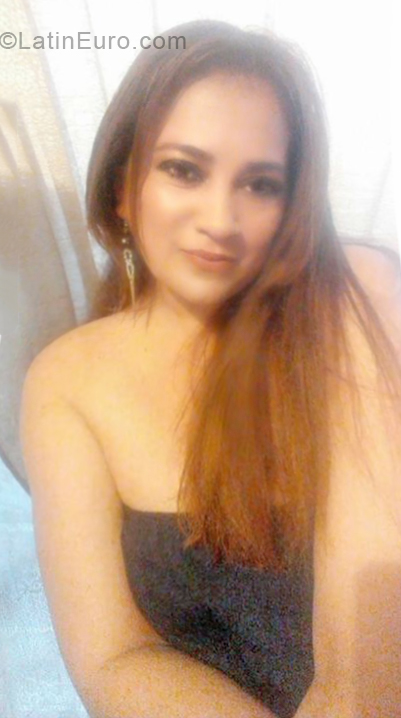 Date this sensual Colombia girl Elsa from Bogota CO24832