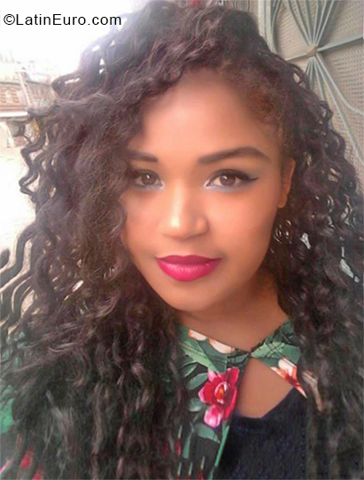 Date this stunning Colombia girl Yensy martinez from Bogota CO24879