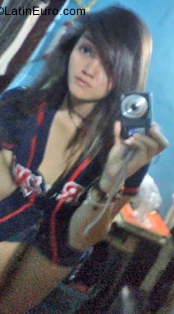 Date this gorgeous Venezuela girl Marivi from Caracas VE2137