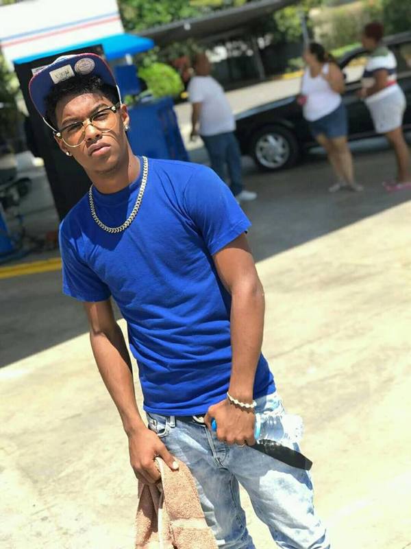 Date this good-looking Dominican Republic man Carlos from Santiago De Los Caballeros DO34016