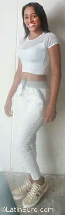 Date this tall Colombia girl Carolina from Bucaramanga CO24912