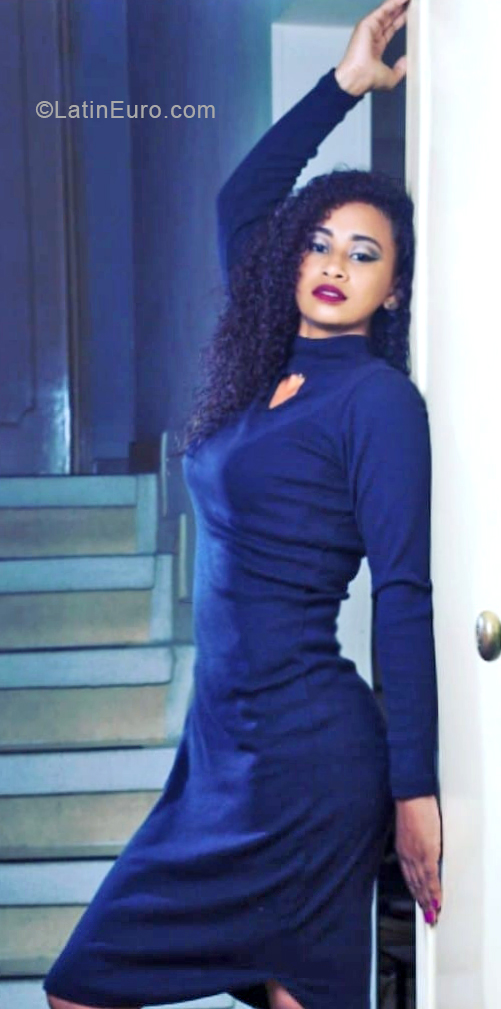 Date this funny Colombia girl Marcela from Cali CO24973