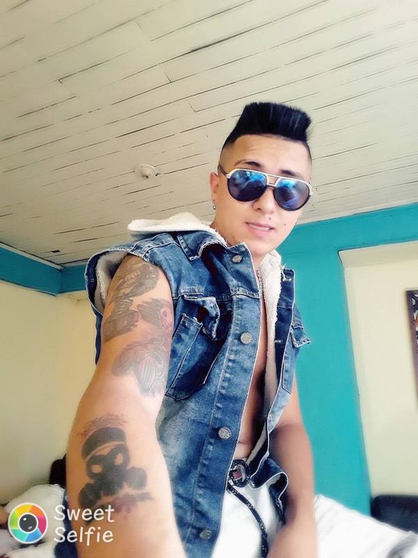 Date this sensual Colombia man David from manizales CO24988