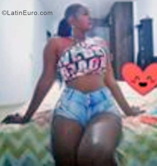 Date this athletic Colombia girl Leidy from Quibdo CO25001