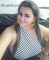 Date this attractive Colombia girl FERNANDA from Neiva CO25015