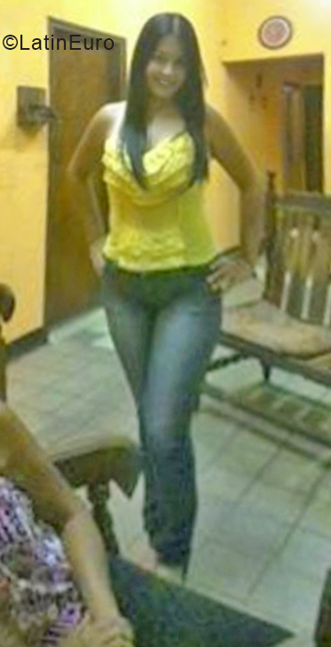 Date this happy Venezuela girl Dalila from CORO VE2178