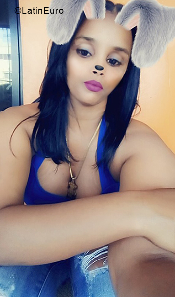 Date this voluptuous Dominican Republic girl Nairoby from La Vega DO34177