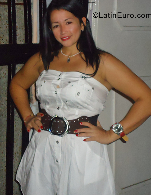 Date this georgeous Venezuela girl Madelayne from Caracas VE2194
