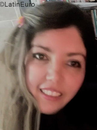 Date this funny Venezuela girl Iris from Caracas VE2211