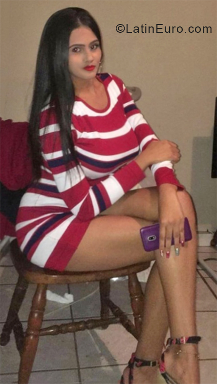 Date this sensual Mexico girl Holli from Ensenada MX1628