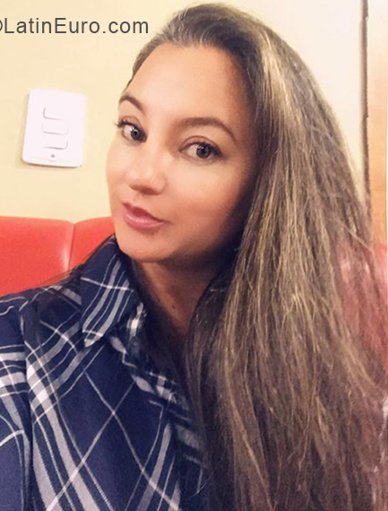 Date this young Colombia girl Sandra from Armenia CO25093