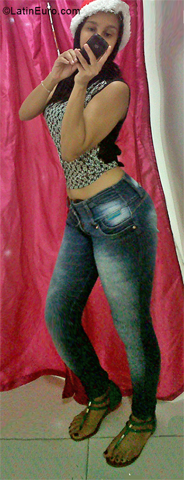 Date this charming Venezuela girl Roselin from Valencia VE2215