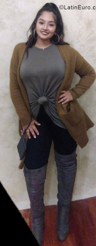 Date this attractive Venezuela girl Daniela from Los Teques VE2217