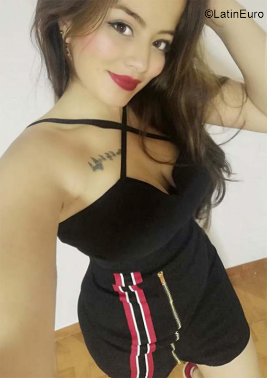 Date this beautiful Colombia girl Naty from Bogota CO25204
