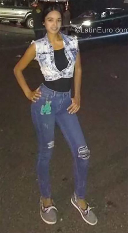 Date this young Venezuela girl Maria from Los Teques VE2296