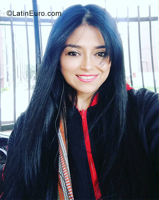 Date this cute Colombia girl Juana from Bogota CO25271