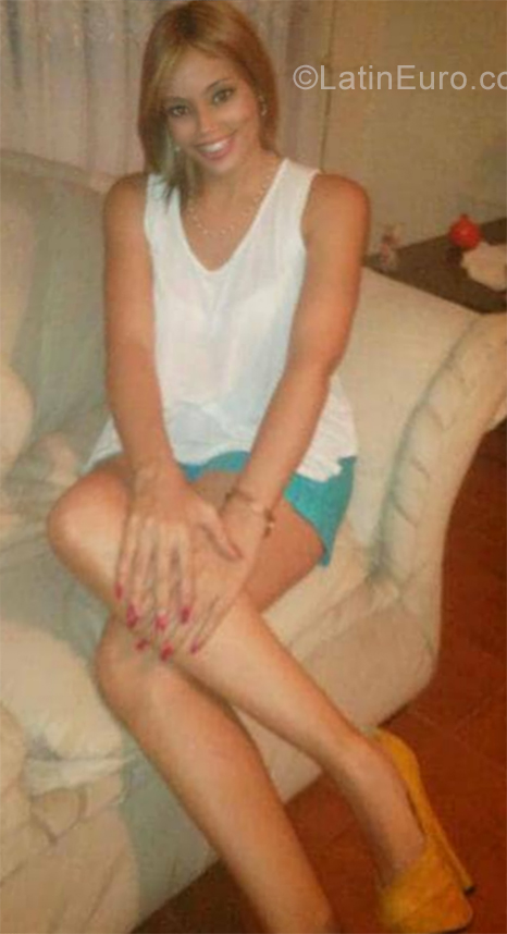 Date this beautiful Venezuela girl Jennifer from Caracas VE2350