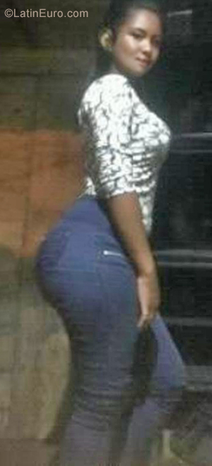 Date this lovely Venezuela girl Yessica from Ciudad Guayana VE2419