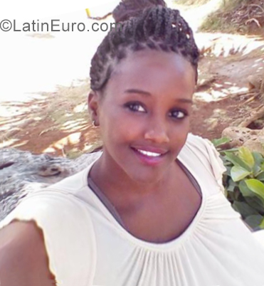 Date this gorgeous Cuba girl Milianys from La Habana CU524